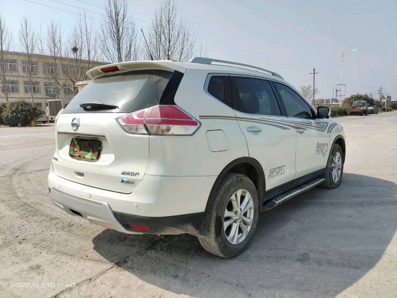 鶴壁15年日產奇駿7
