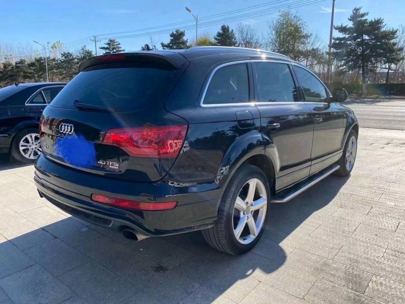 北京13年奥迪Q77