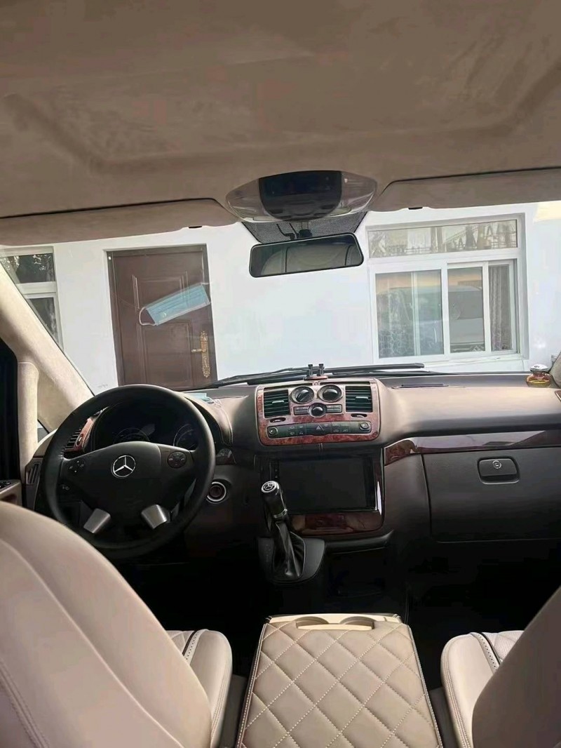 北京15年奔驰唯雅诺5