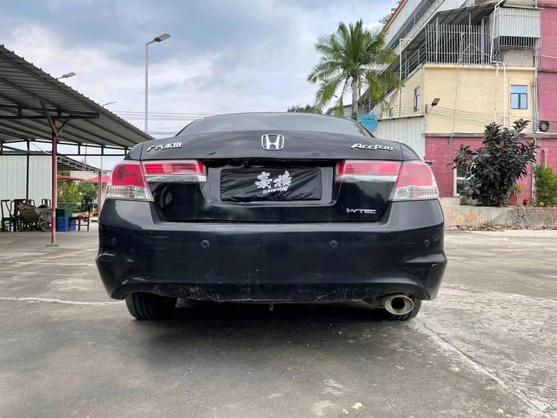 江门12年本田雅阁8