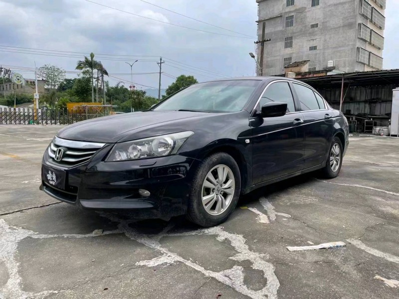 江门12年本田雅阁7