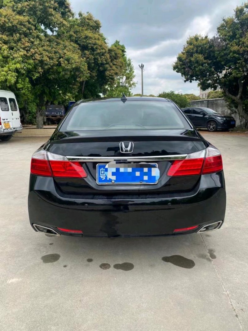 江门15年本田雅阁7