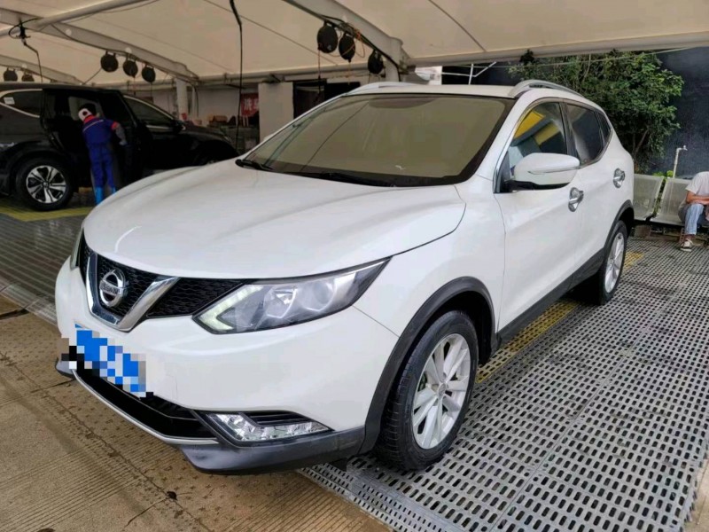 防城港17年日產逍客3