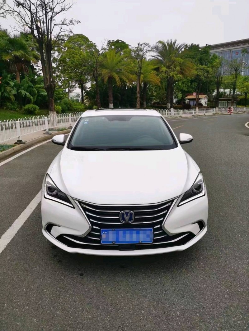 廈門18年長安汽車逸動1