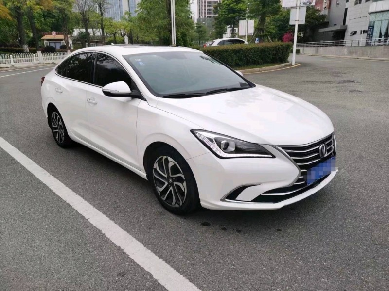 廈門18年長安汽車逸動3