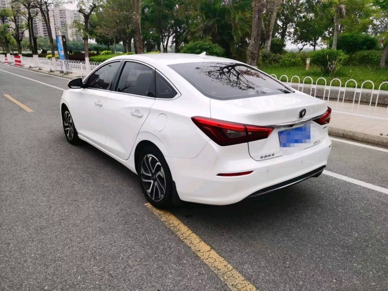 廈門18年長安汽車逸動7