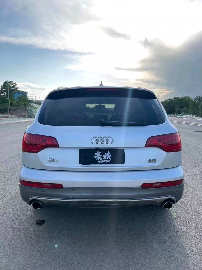 武威10年奧迪Q76