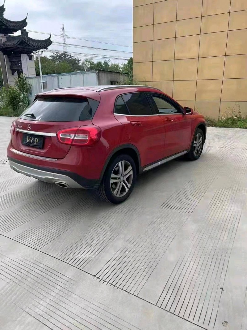 徐州17年奔驰GLA5