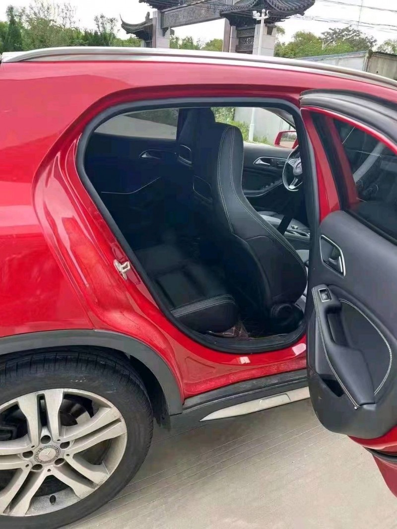 徐州17年奔驰GLA1