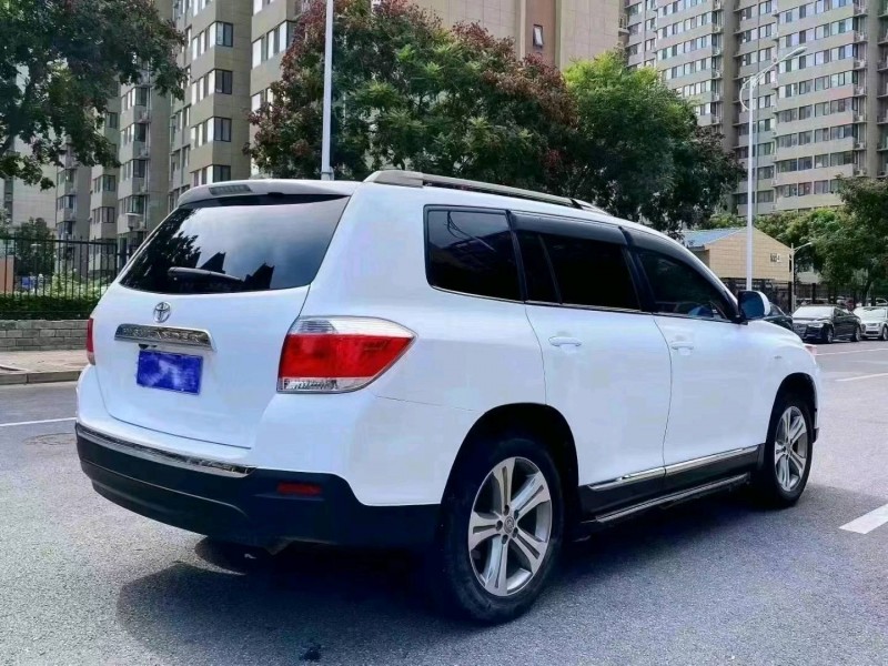 北京14年丰田汉兰达8