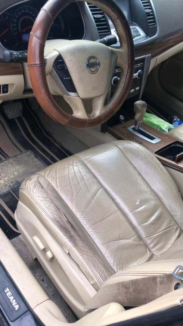 嘉興12年日產天籟3