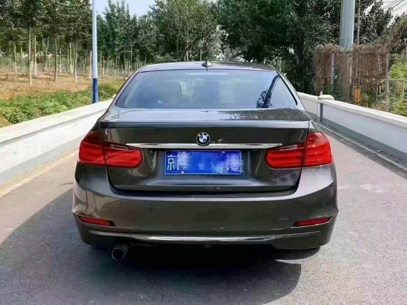 北京13年宝马3系9