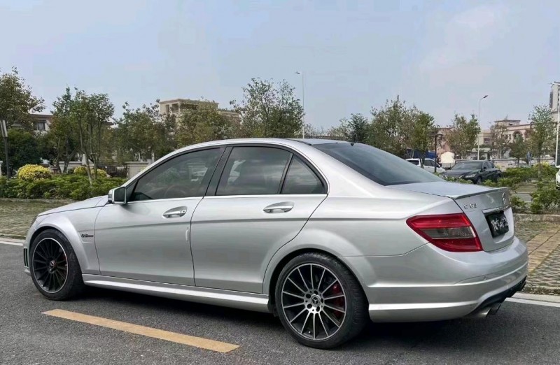 中山11年奔驰AMG4