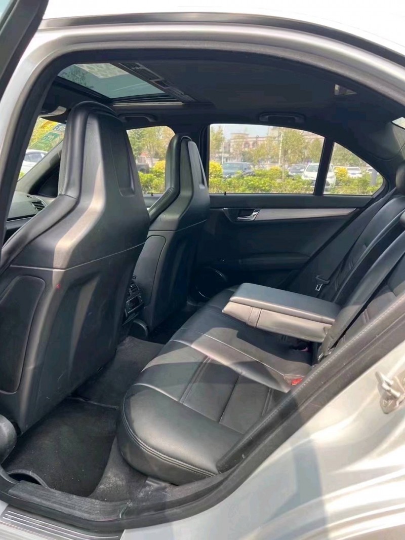 中山11年奔驰AMG8