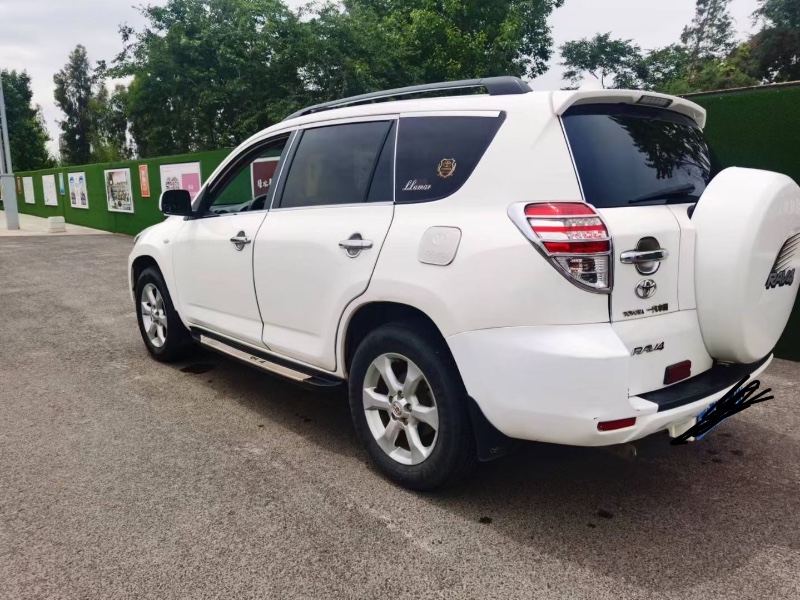曲靖10年豐田RAV45