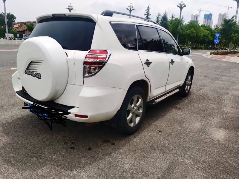 曲靖10年豐田RAV43