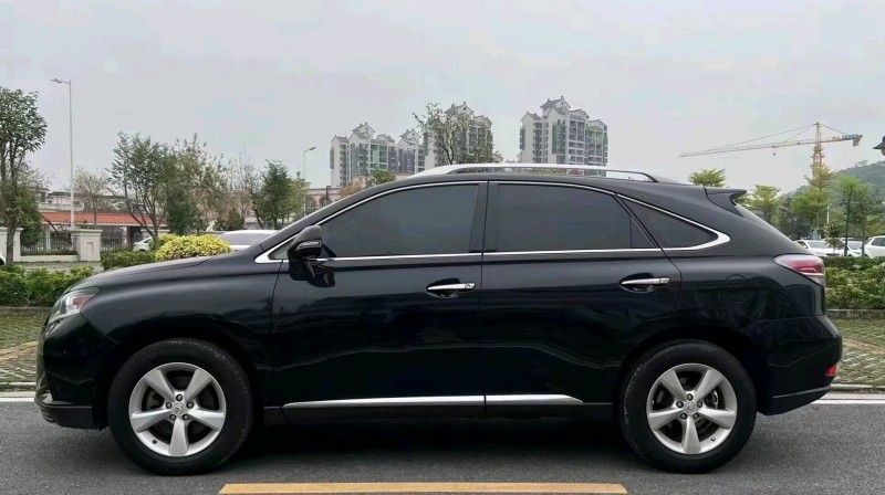 中山14年雷克萨斯RX6