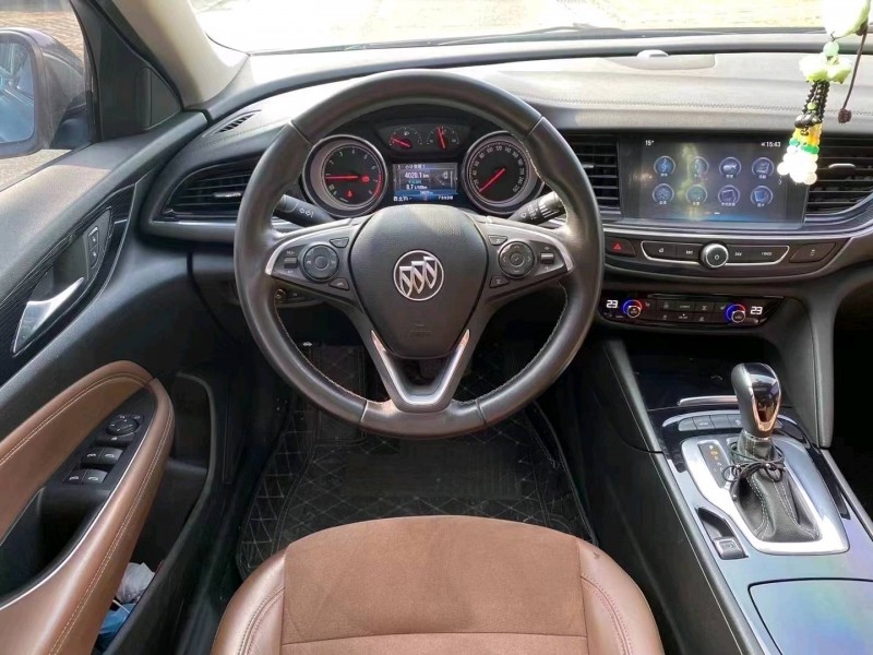 中山20年别克君威7