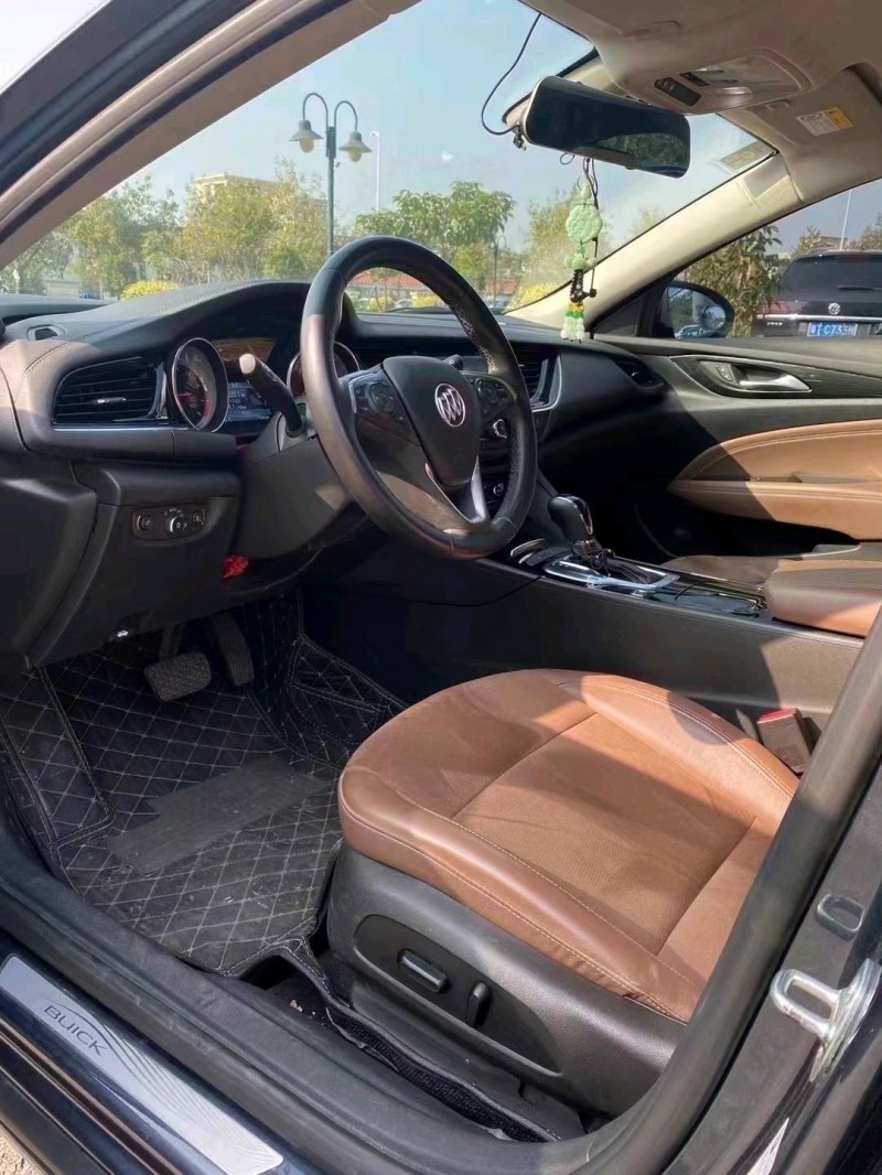 中山20年别克君威8