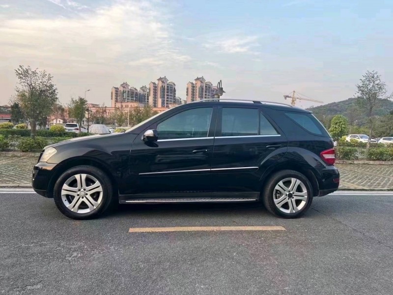 中山09年奔驰ML3