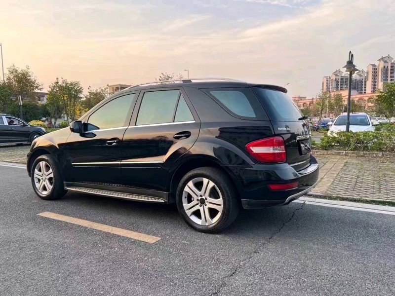 中山09年奔驰ML4