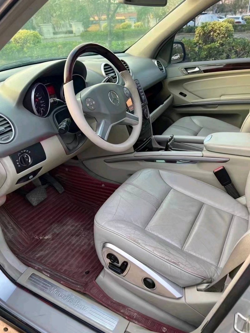 中山09年奔驰ML8