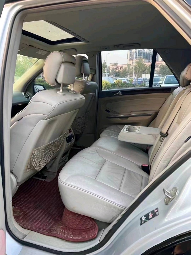 中山09年奔驰ML9