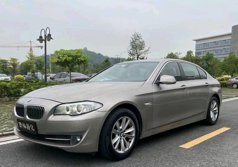 中山13年宝马5系2