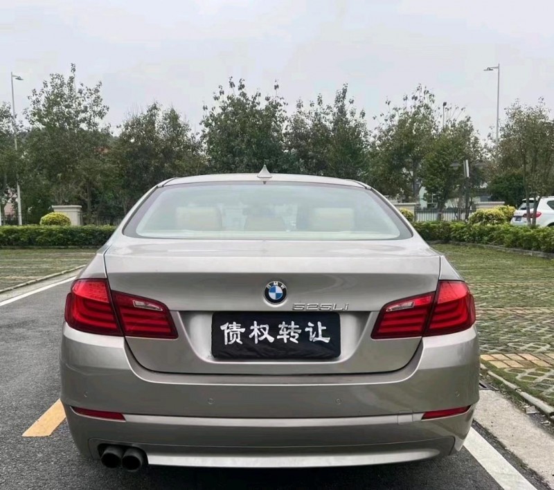中山13年宝马5系5
