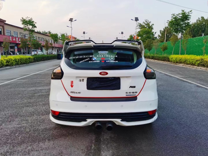 青岛16年福特福克斯5