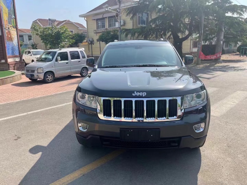 青島11年Jeep大切諾基7