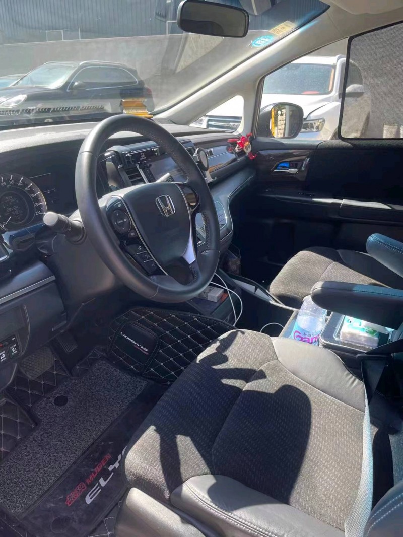烟台18年本田艾力绅3