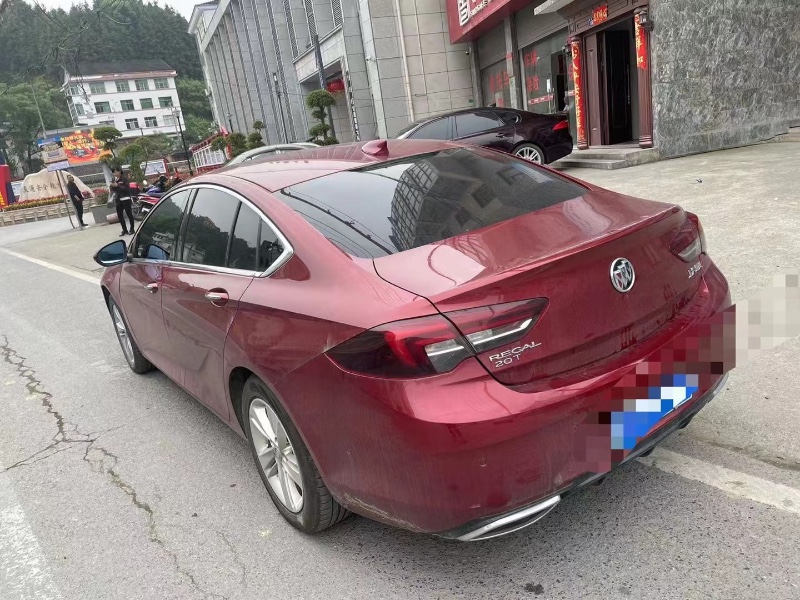 青岛18年别克君越5