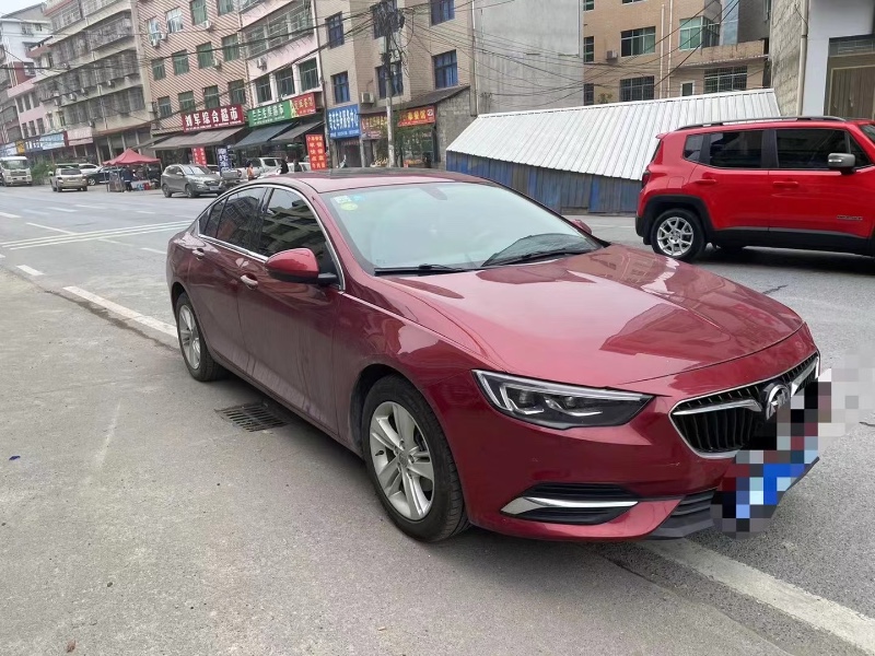 青岛18年别克君越3