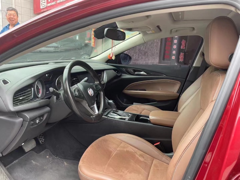 青岛18年别克君越2