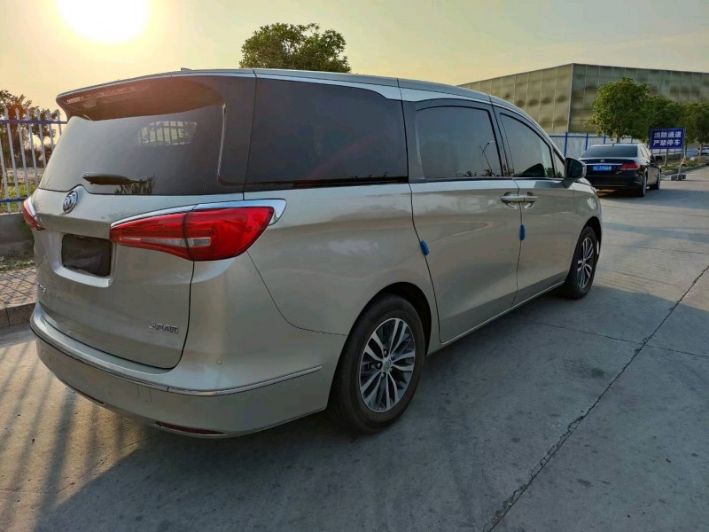 徐州17年别克GL86