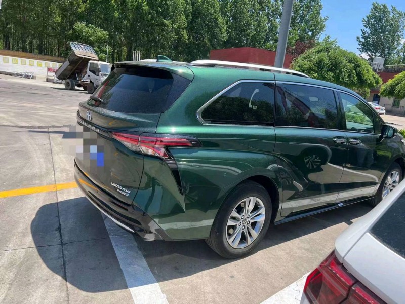 邯郸22年丰田塞纳4