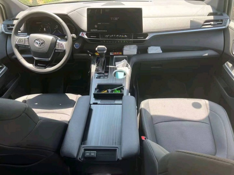 邯郸22年丰田塞纳2