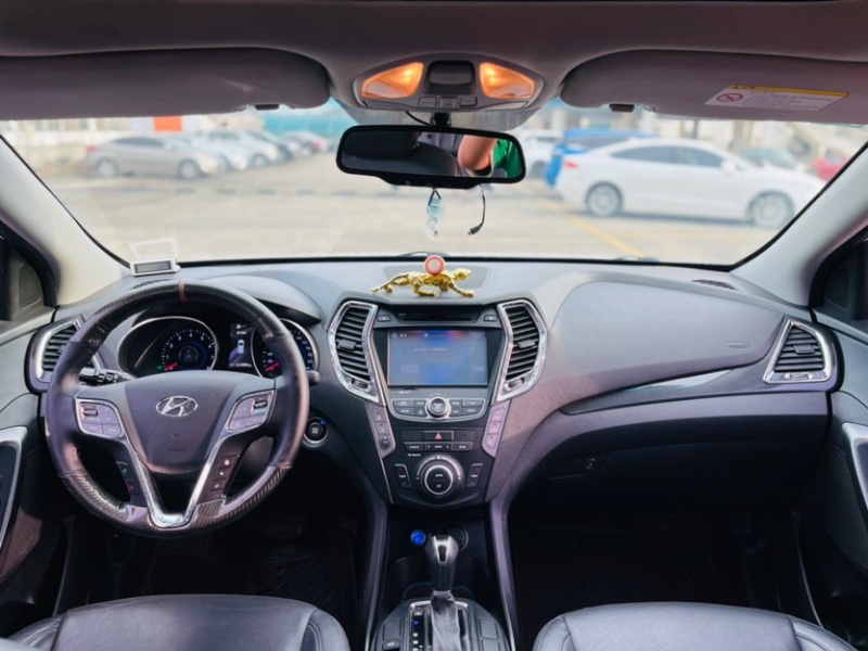 东莞16年现代全新胜达7