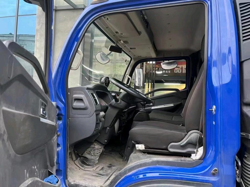 东莞21年东风乘龙7