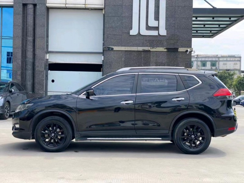 東莞18年日產奇駿4