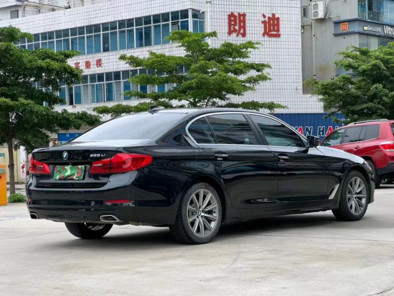 东莞18年宝马5系8