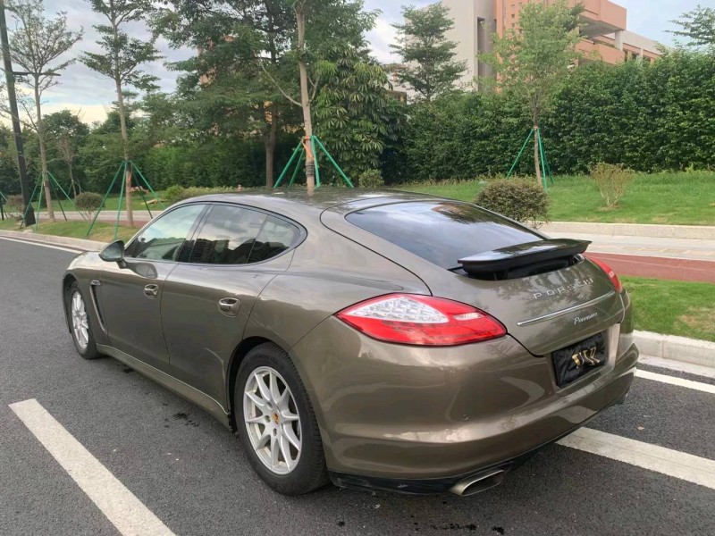 廣州11年保時捷帕拉梅拉8