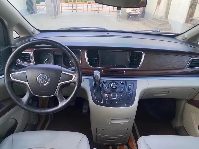 青岛15年别克GL84