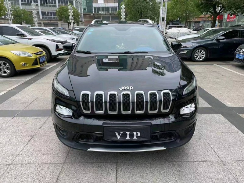 連云港17年Jeep自由光8