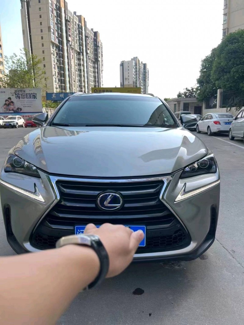 北京16年雷克萨斯NX9