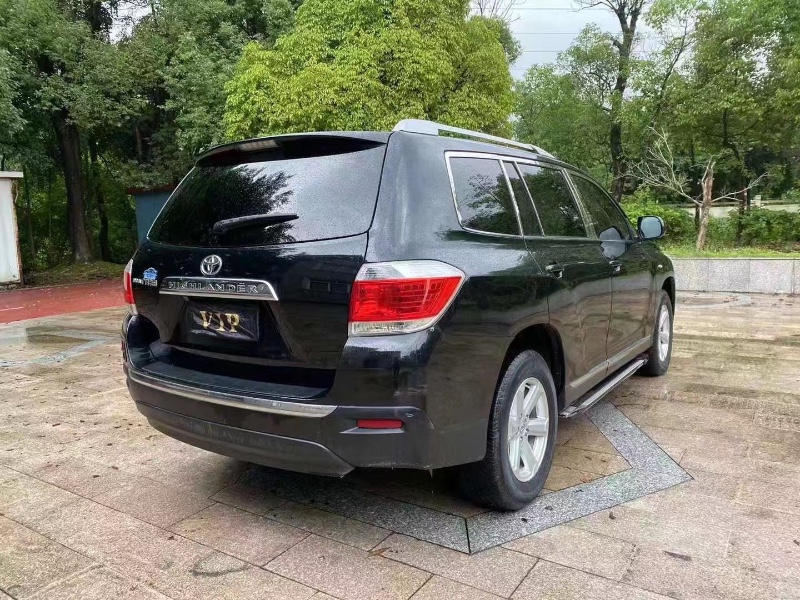 青岛15年丰田汉兰达5