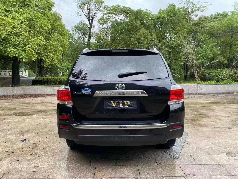 青岛15年丰田汉兰达4