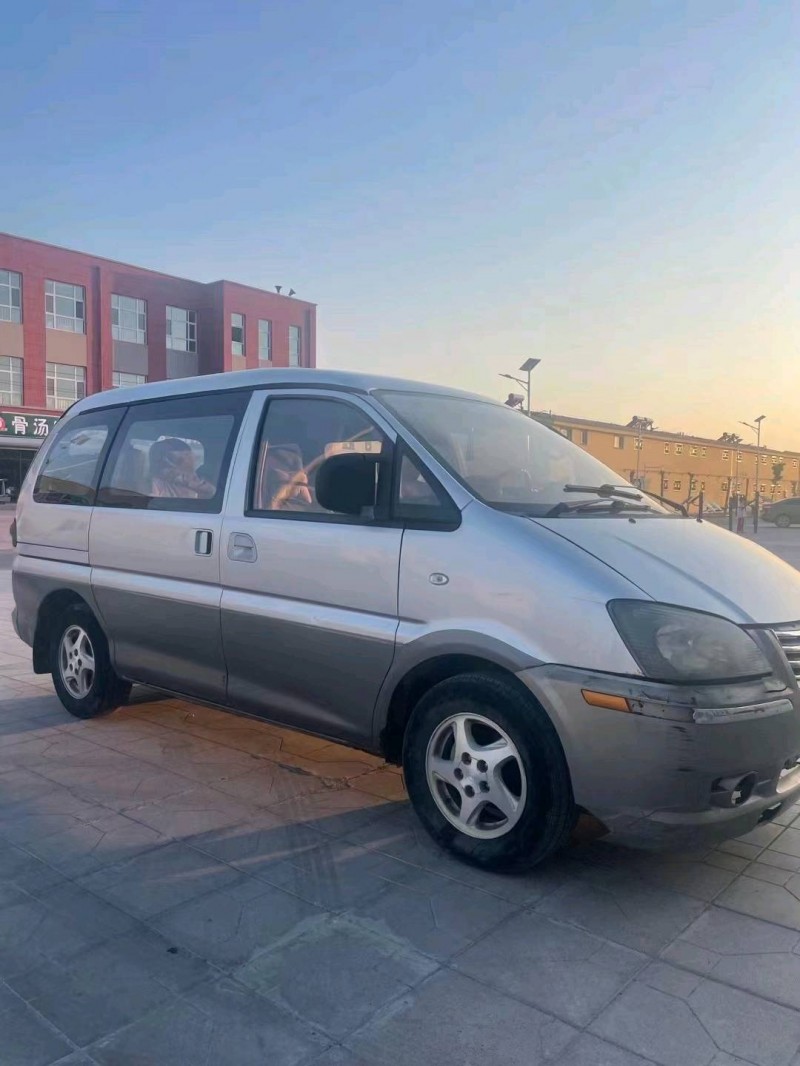 济南13年东风菱智2