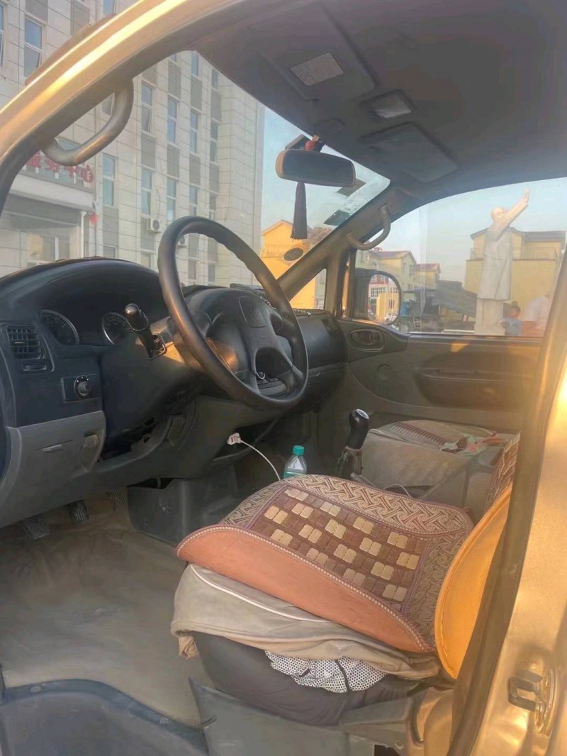 济南13年东风菱智3